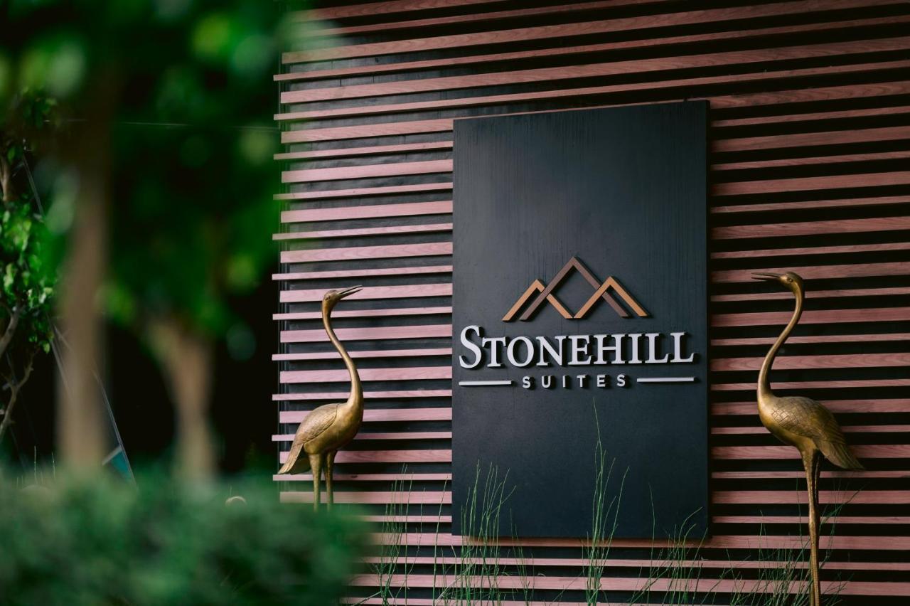 Stonehill Suites Баколод Екстериор снимка