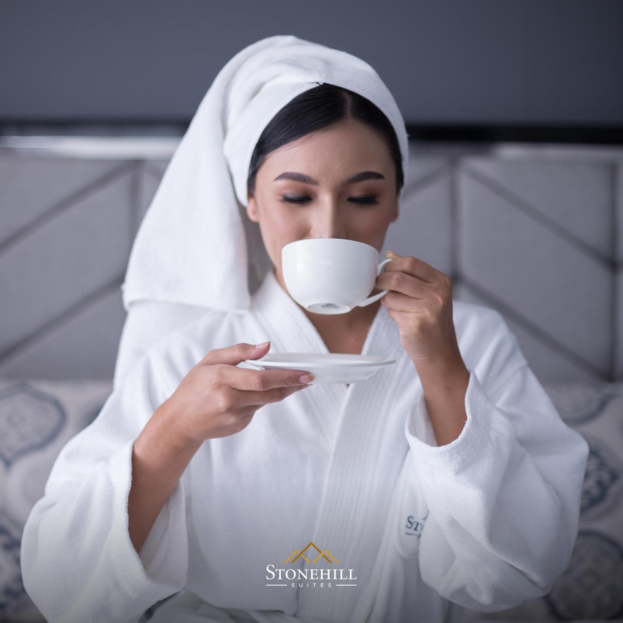 Stonehill Suites Баколод Екстериор снимка