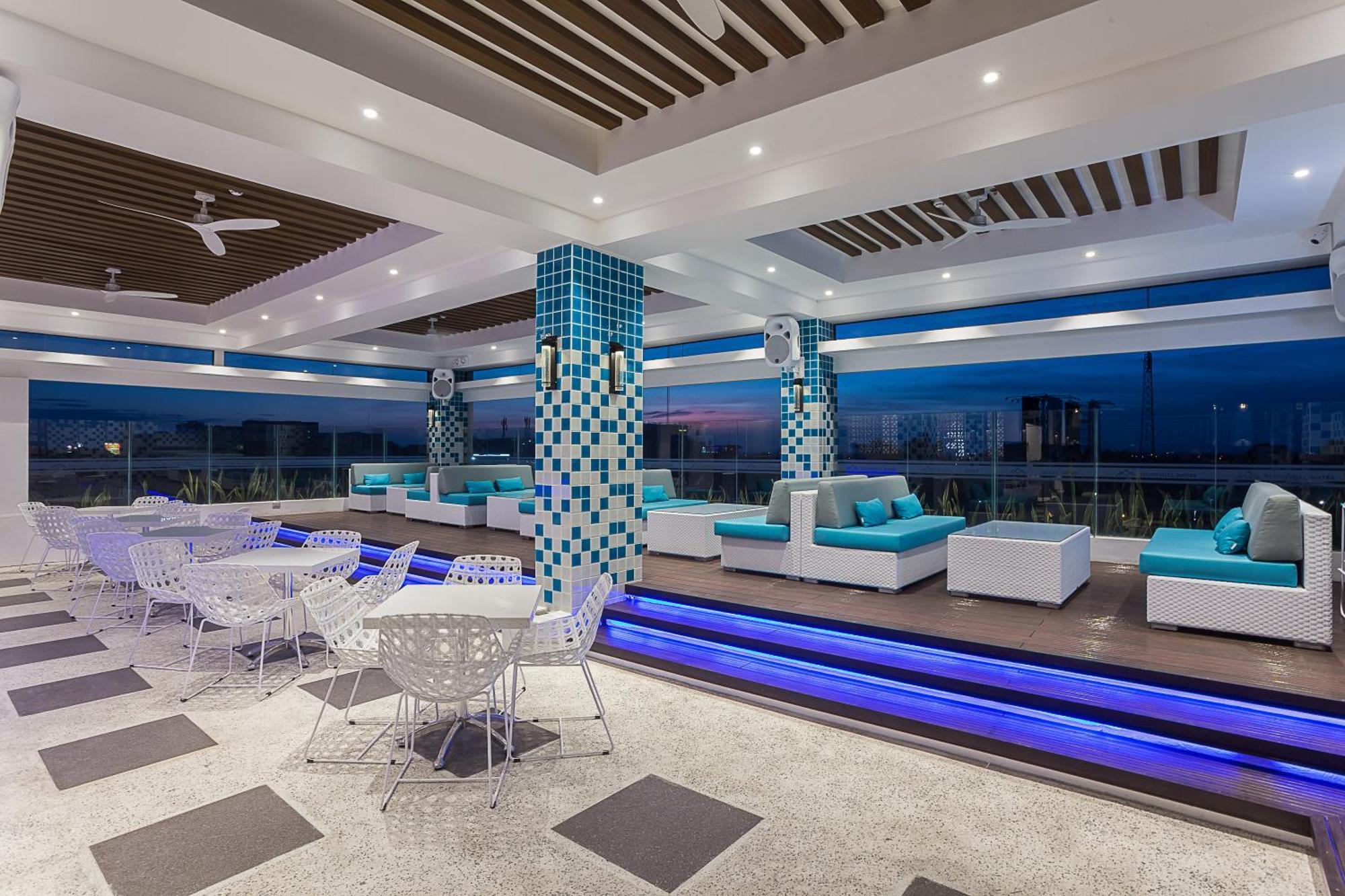 Stonehill Suites Баколод Екстериор снимка