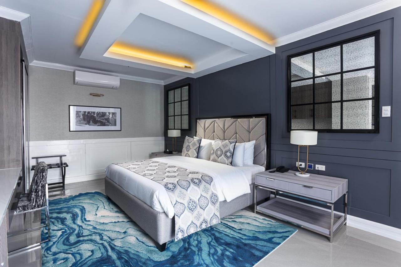Stonehill Suites Баколод Екстериор снимка